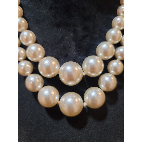 Women's Double Strand Pearl Necklace With Decorative Box Clasp Elegant Jewelry - Picture 3 of 6